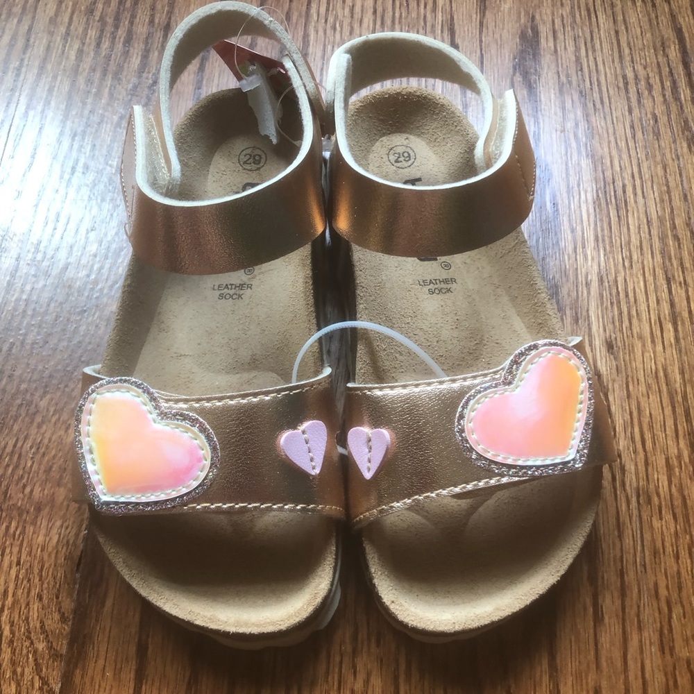 NEW Billowy Heart Sandals 12 - Picture 2 of 9